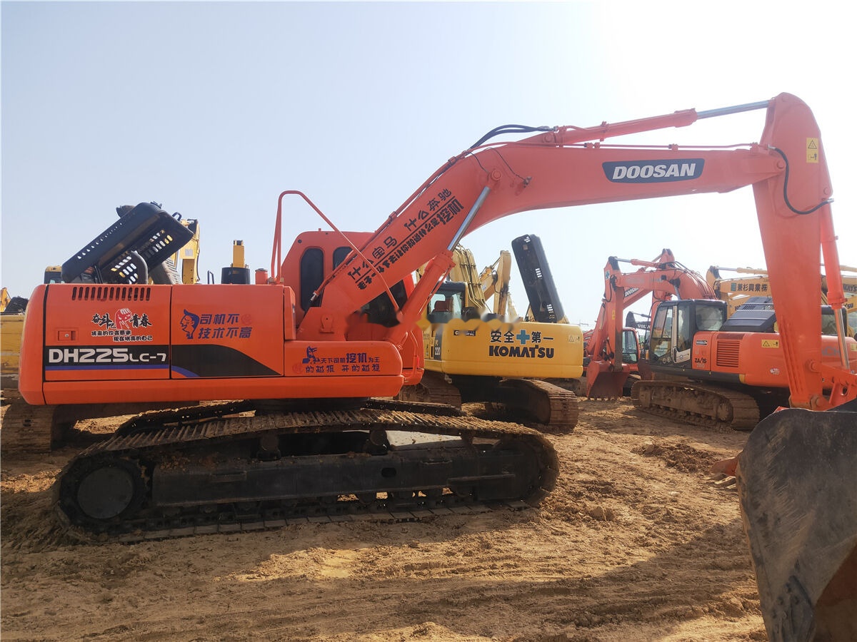 Doosan DH225 - حفارات زحافة: صور 5 Doosan DH225 - حفارات زحافة: صور 5