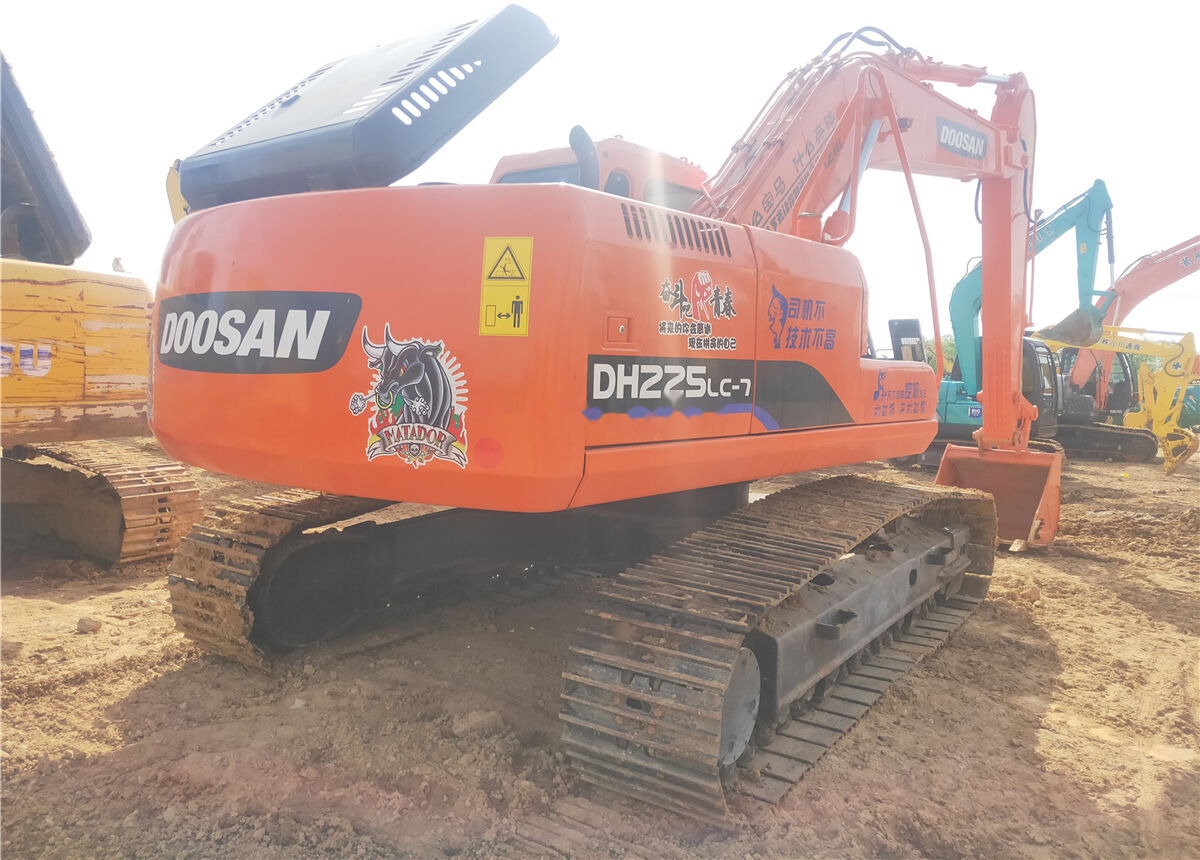 Doosan DH225 - حفارات زحافة: صور 4 Doosan DH225 - حفارات زحافة: صور 4