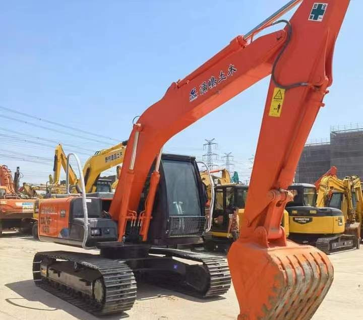 Hitachi ZX120 - حفارات زحافة: صور 4 Hitachi ZX120 - حفارات زحافة: صور 4