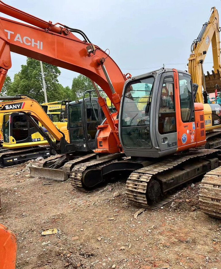 Hitachi ZX135 - حفارات زحافة: صور 2 Hitachi ZX135 - حفارات زحافة: صور 2