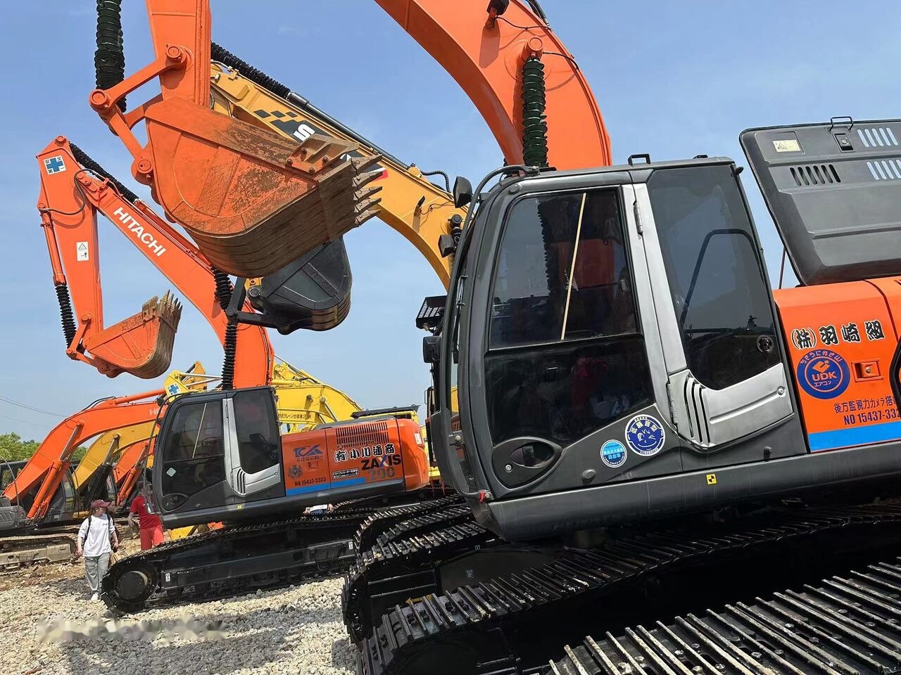 Hitachi ZX200-3 - حفارات زحافة: صور 3 Hitachi ZX200-3 - حفارات زحافة: صور 3