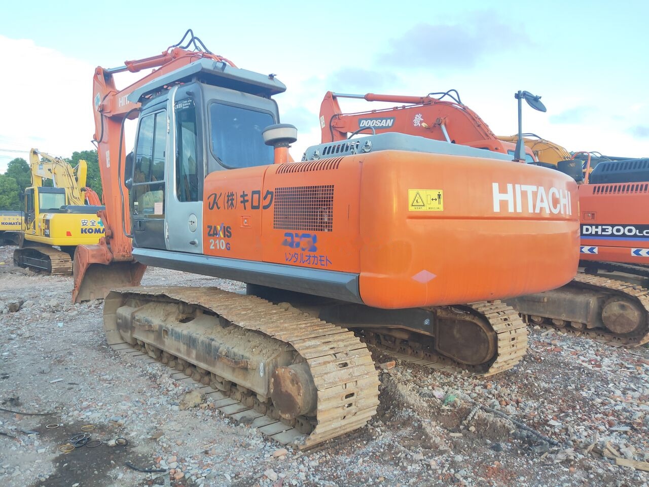 Hitachi ZX210 - حفارات زحافة: صور 3 Hitachi ZX210 - حفارات زحافة: صور 3