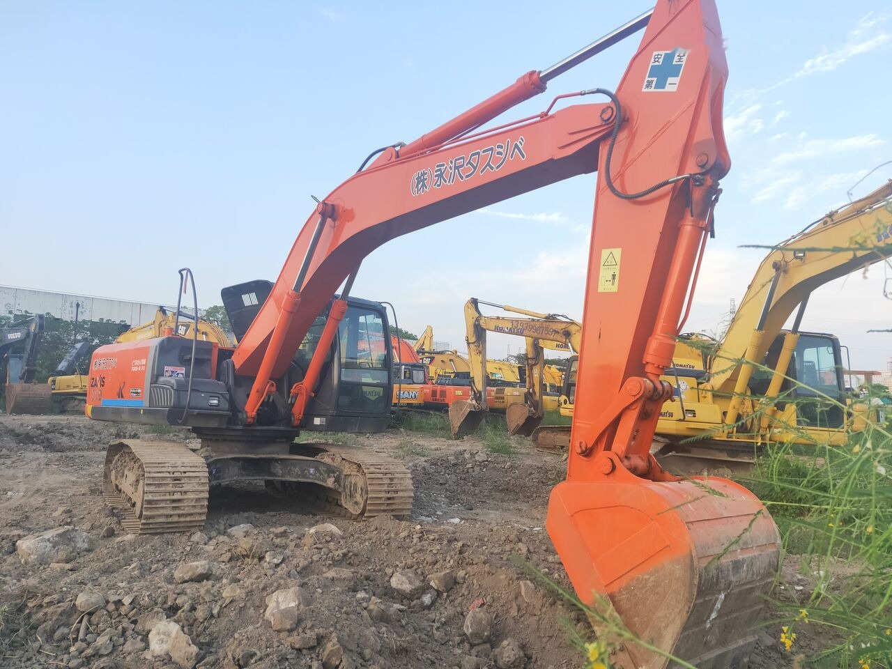 Hitachi ZX210 - حفارات زحافة: صور 4 Hitachi ZX210 - حفارات زحافة: صور 4