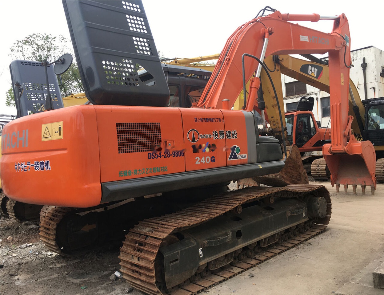 Hitachi ZX240-3G - حفارات زحافة: صور 4 Hitachi ZX240-3G - حفارات زحافة: صور 4