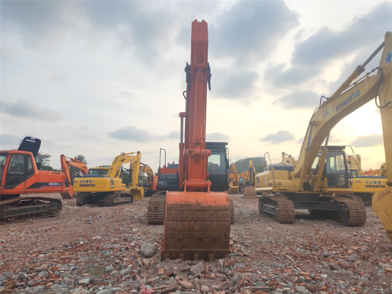 حفارات زحافة Hitachi ZX350H-3G: صور 7