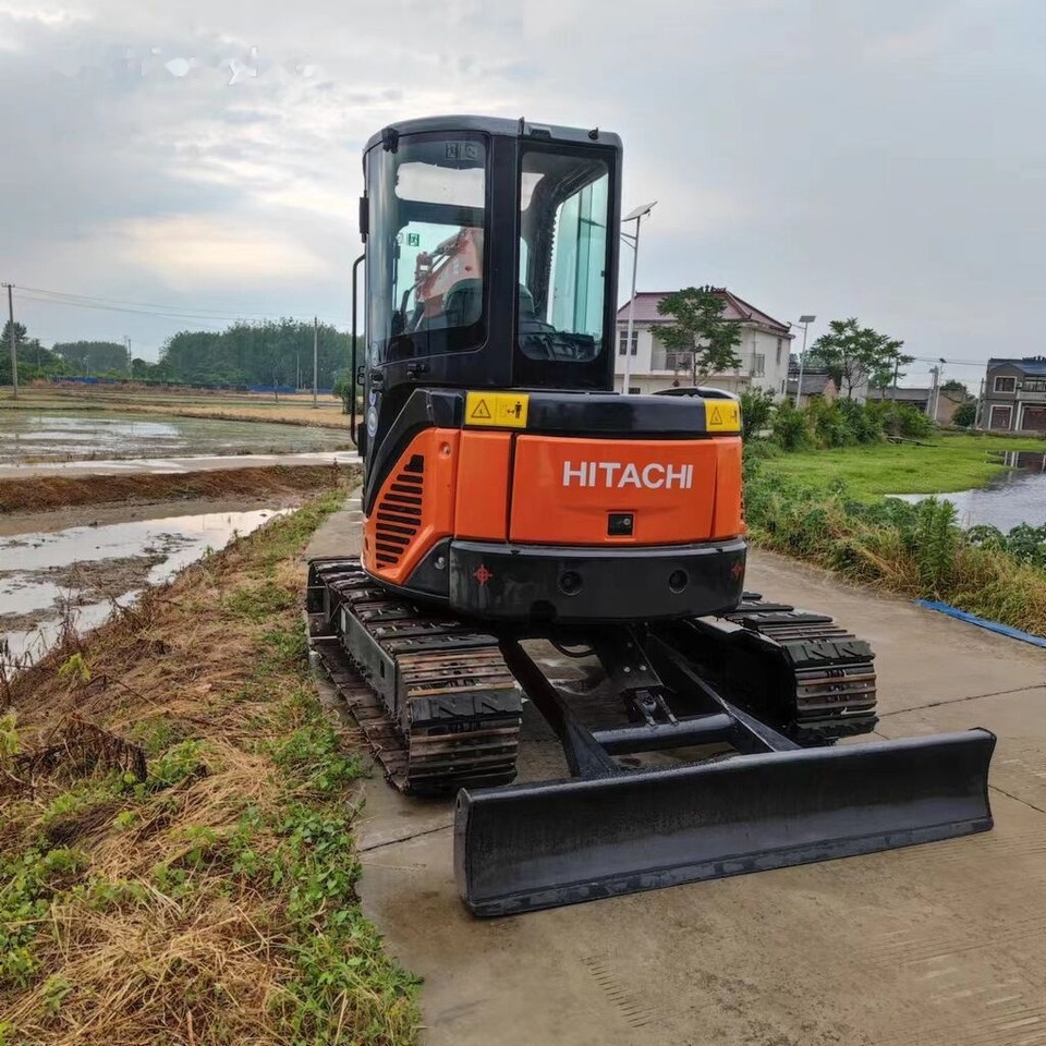 Hitachi ZX50U - حفارة مصغرة: صور 1 Hitachi ZX50U - حفارة مصغرة: صور 1