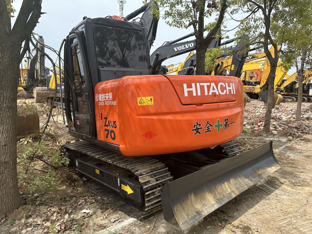 Hitachi ZX70 - حفارات زحافة: صور 1 Hitachi ZX70 - حفارات زحافة: صور 1