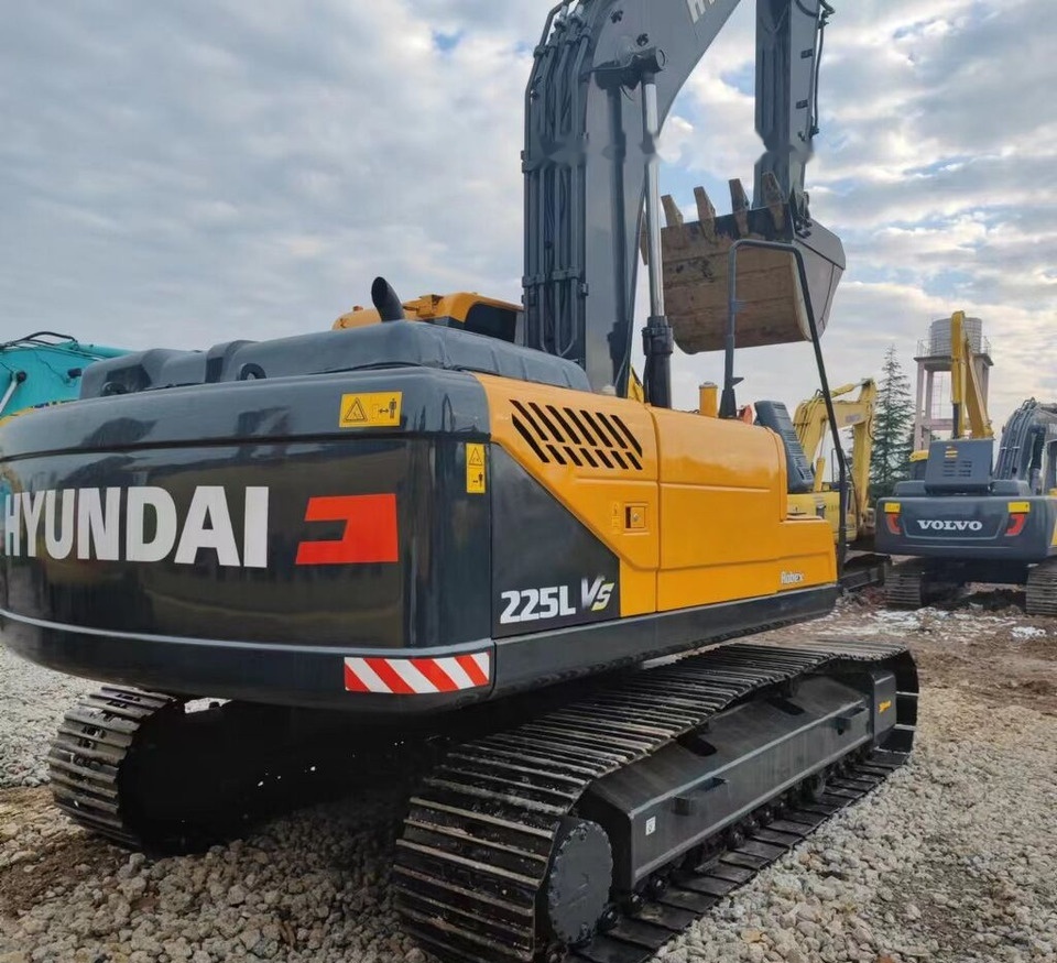 Hyundai R225VS - حفارات زحافة: صور 3 Hyundai R225VS - حفارات زحافة: صور 3