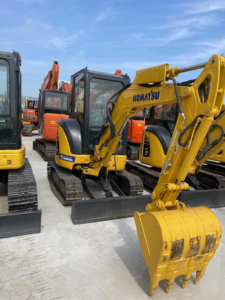 KOMATSU PC30MR-3 - حفارة مصغرة: صور 3 KOMATSU PC30MR-3 - حفارة مصغرة: صور 3