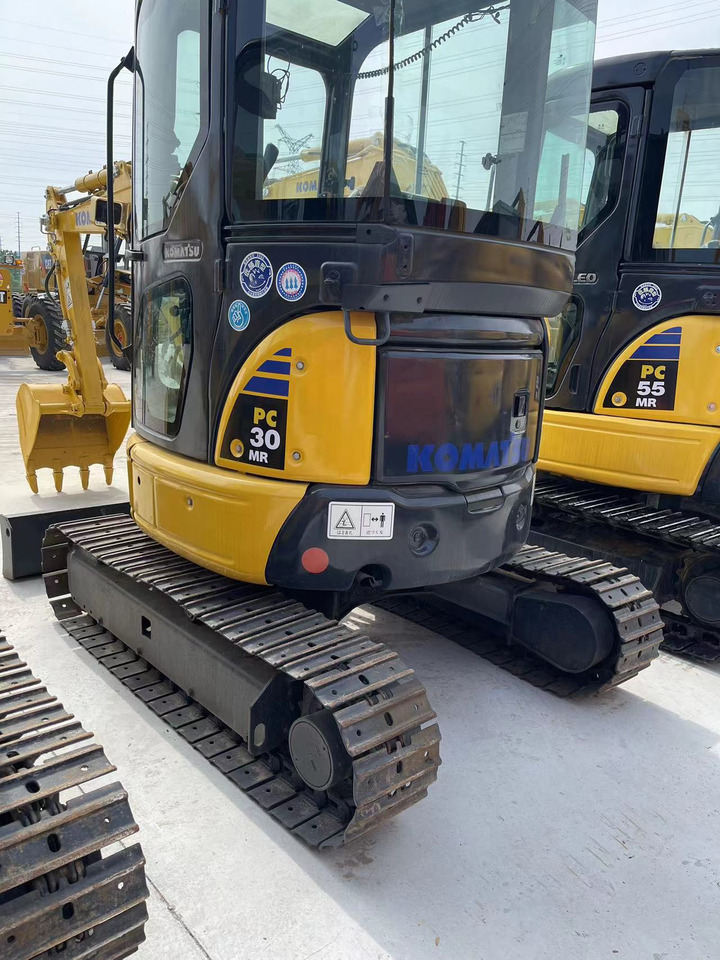 KOMATSU PC30MR-3 - حفارة مصغرة: صور 4 KOMATSU PC30MR-3 - حفارة مصغرة: صور 4