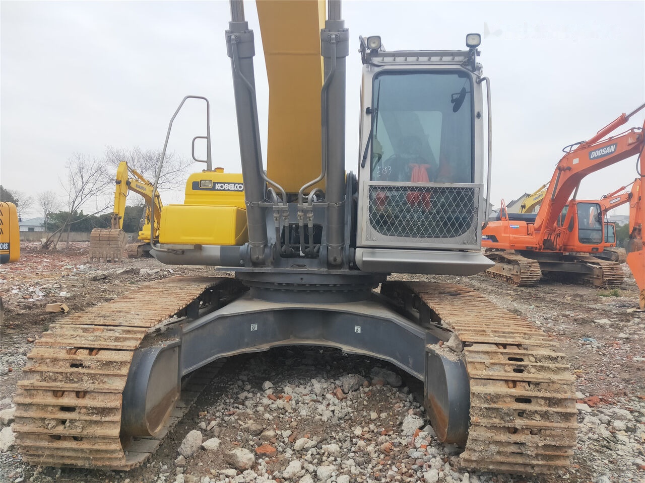Kobelco SK350D - حفارات زحافة: صور 3 Kobelco SK350D - حفارات زحافة: صور 3