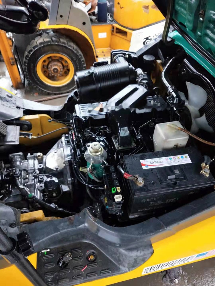 Komatsu FD30 - رافعة شوكية ديزل: صور 4 Komatsu FD30 - رافعة شوكية ديزل: صور 4