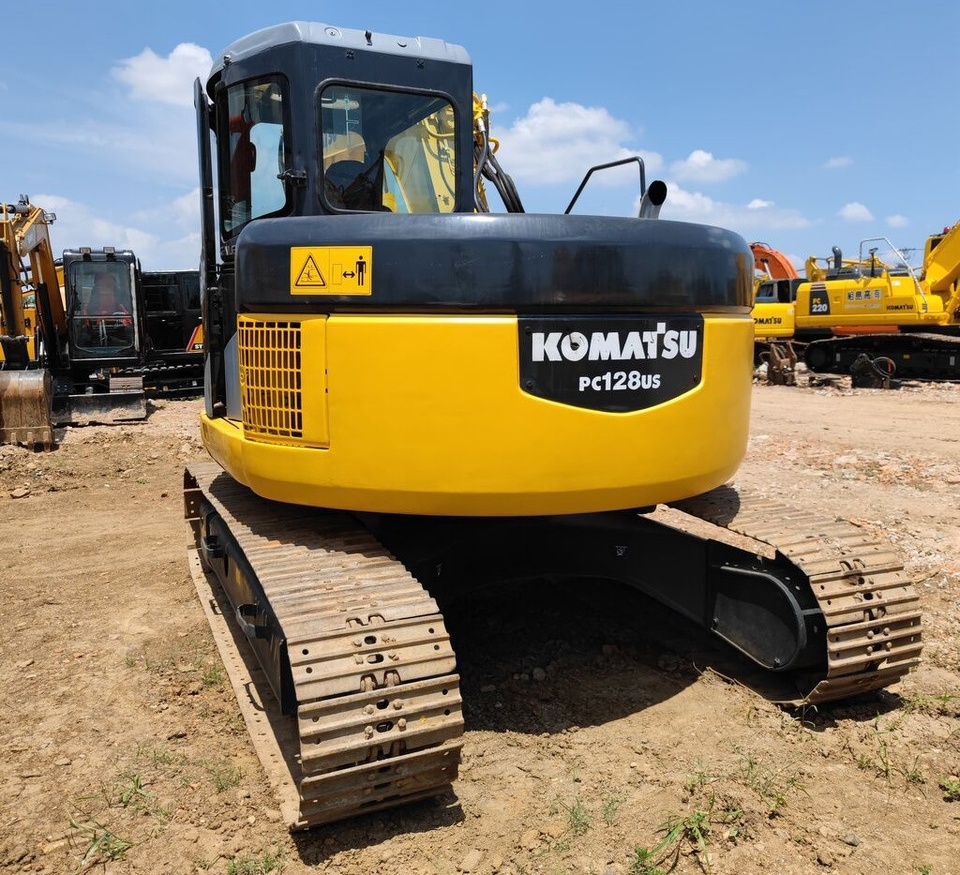 Komatsu PC128US - حفارات زحافة: صور 5 Komatsu PC128US - حفارات زحافة: صور 5