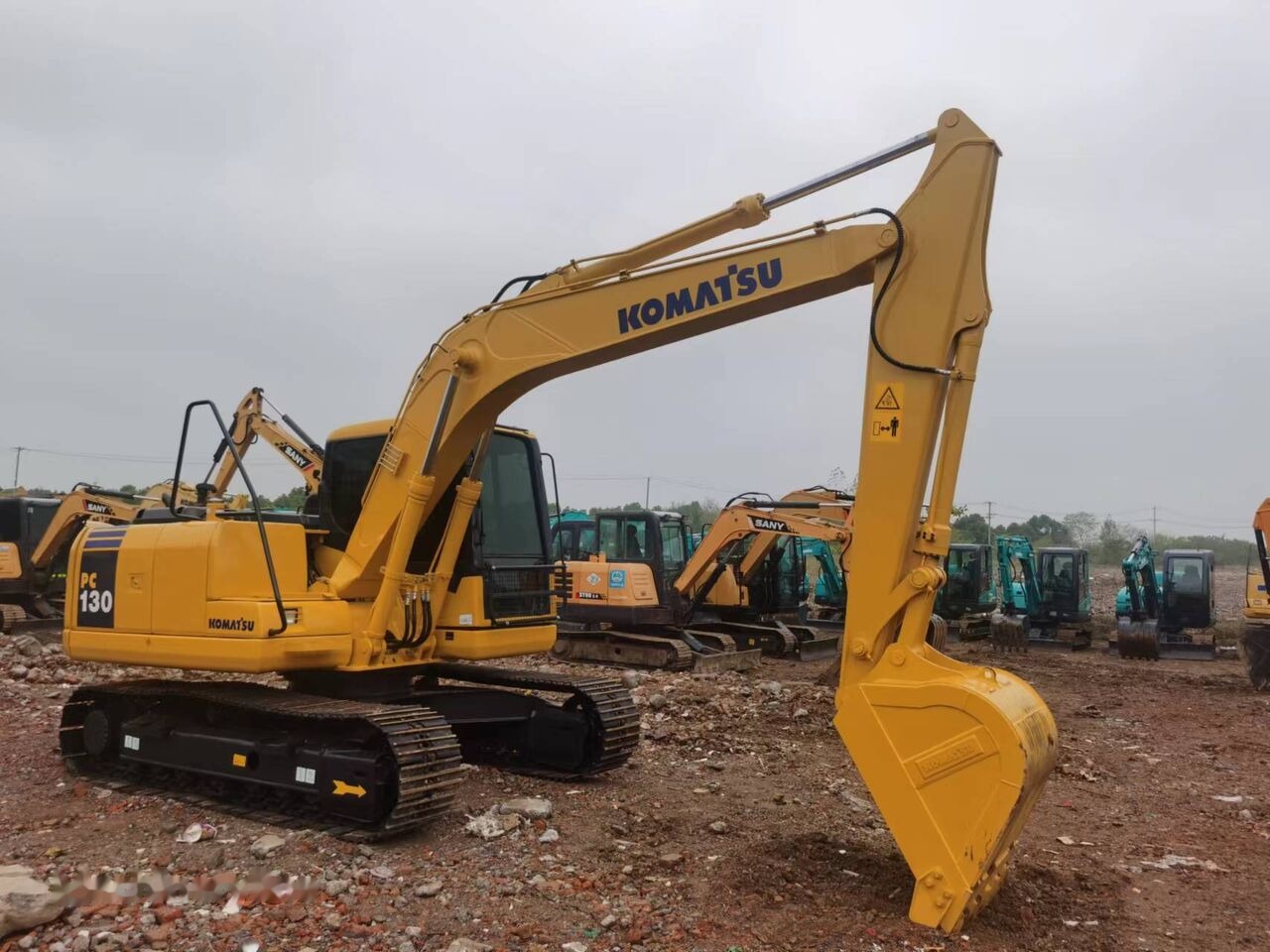 Komatsu PC130 - حفارات زحافة: صور 3 Komatsu PC130 - حفارات زحافة: صور 3