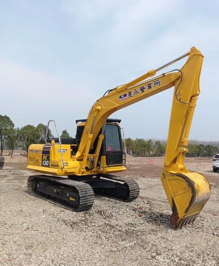 Komatsu PC130 - حفارات زحافة: صور 3 Komatsu PC130 - حفارات زحافة: صور 3