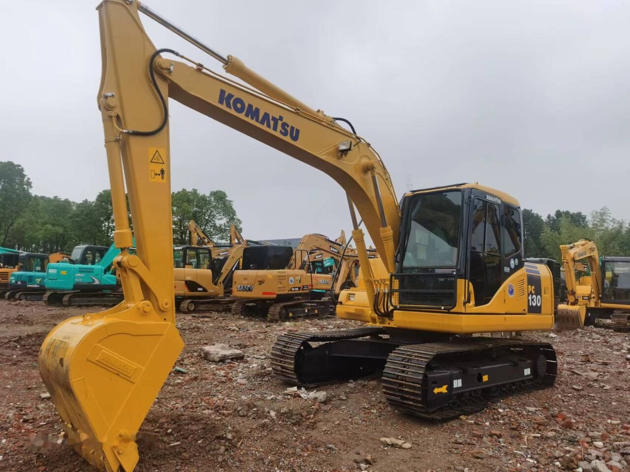 Komatsu PC130 - حفارات زحافة: صور 5 Komatsu PC130 - حفارات زحافة: صور 5