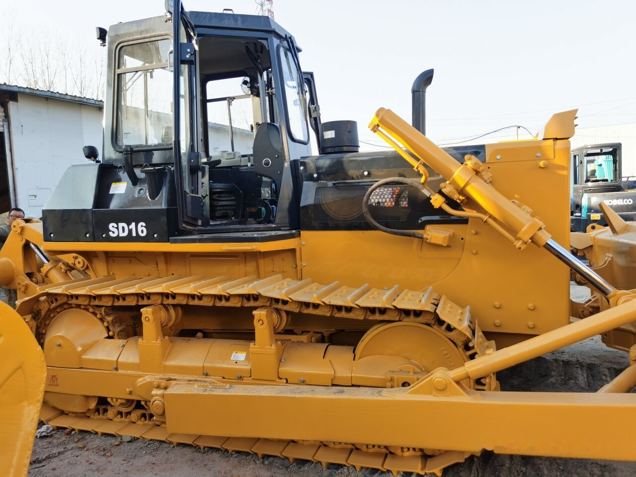 Shantui S16 - بلدوزر: صور 1 Shantui S16 - بلدوزر: صور 1