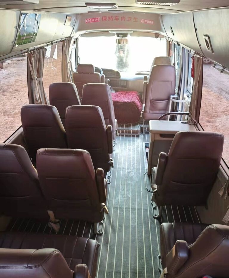 Toyota Coaster - حافلة صغيرة, ميكروباص: صور 2 Toyota Coaster - حافلة صغيرة, ميكروباص: صور 2