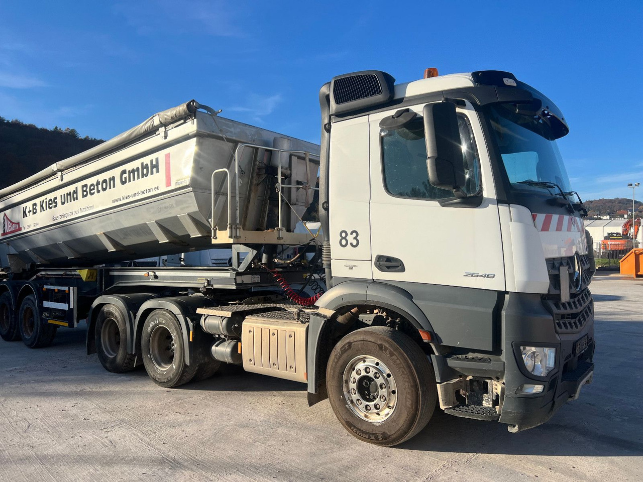 Mercedes-Benz 2648 mit Kippauflieger - شاحنة جرار: صور 1 Mercedes-Benz 2648 mit Kippauflieger - شاحنة جرار: صور 1