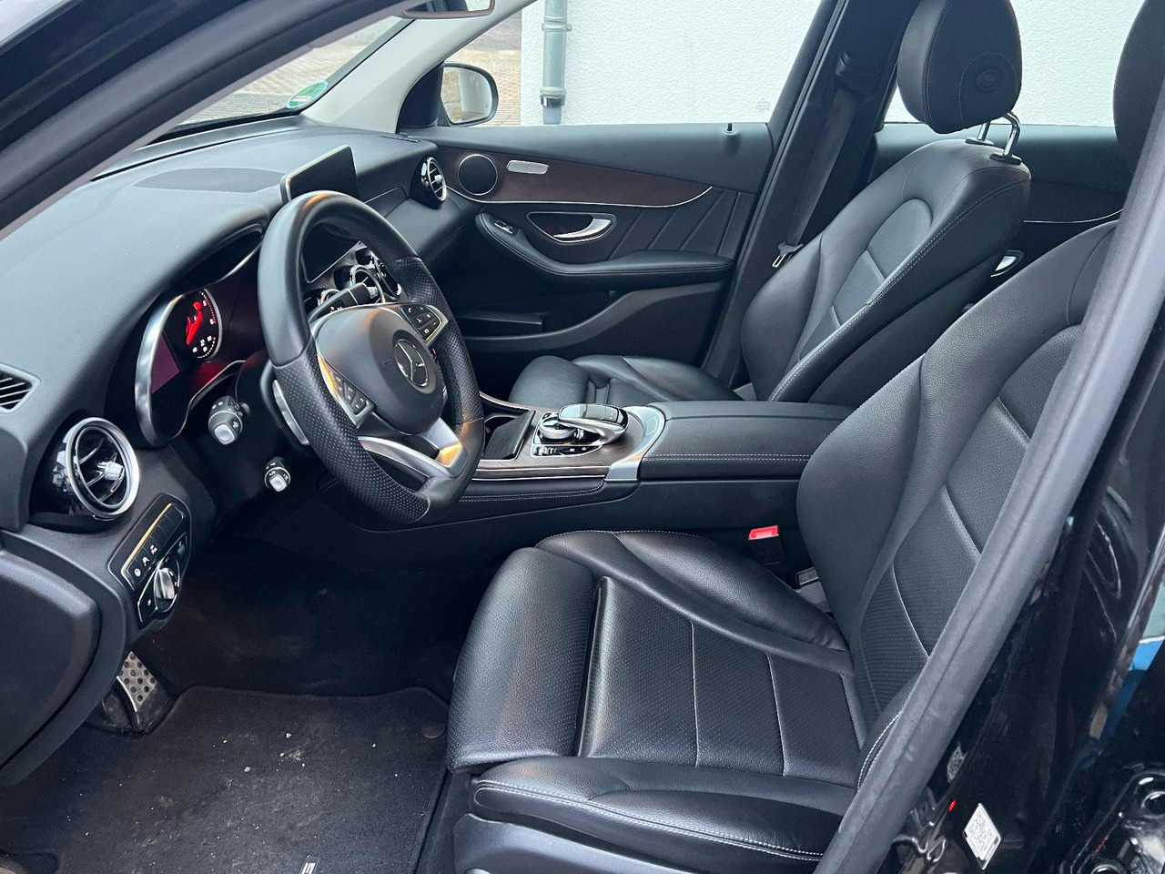 Mercedes-Benz GLC 250 GLC GLC 250 d 4Matic - سيارة دفع رباعي: صور 3 Mercedes-Benz GLC 250 GLC GLC 250 d 4Matic - سيارة دفع رباعي: صور 3