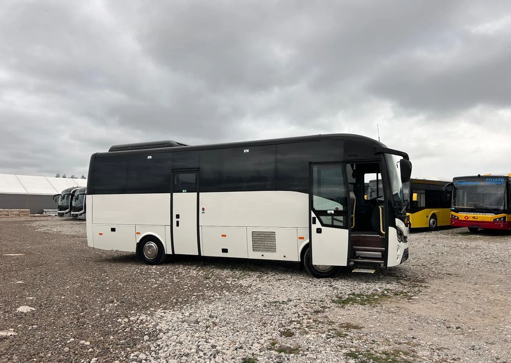 Isuzu Grand Toro - باص النقل بين المدن: صور 4 Isuzu Grand Toro - باص النقل بين المدن: صور 4