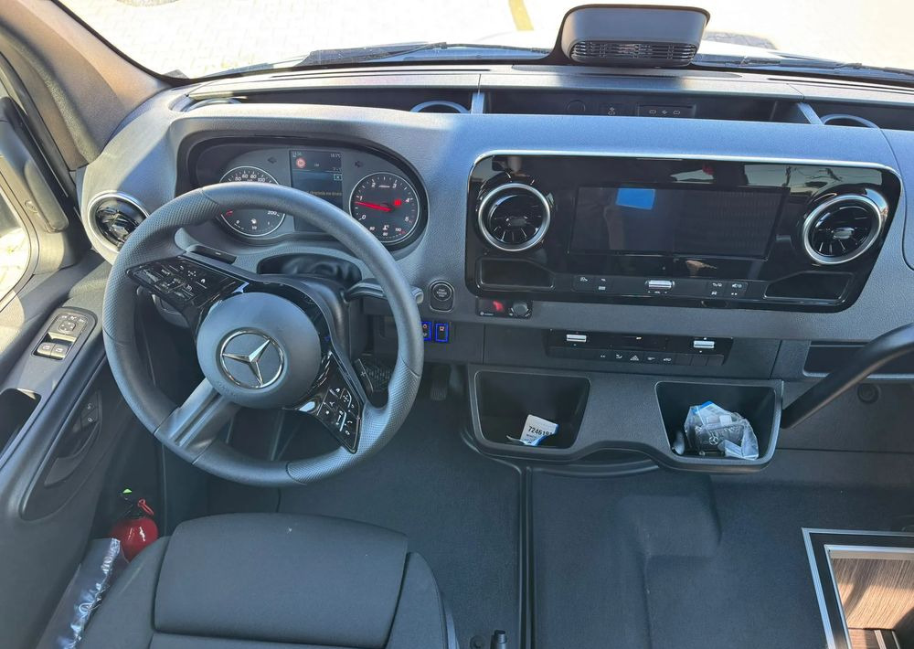 Mercedes-Benz Sprinter 517 إيجار Mercedes-Benz Sprinter 517: صور 12 Mercedes-Benz Sprinter 517 إيجار Mercedes-Benz Sprinter 517: صور 12