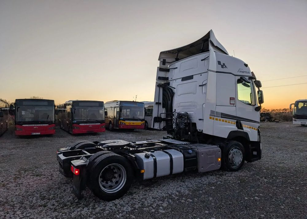 Renault T440 - شاحنة جرار: صور 4 Renault T440 - شاحنة جرار: صور 4