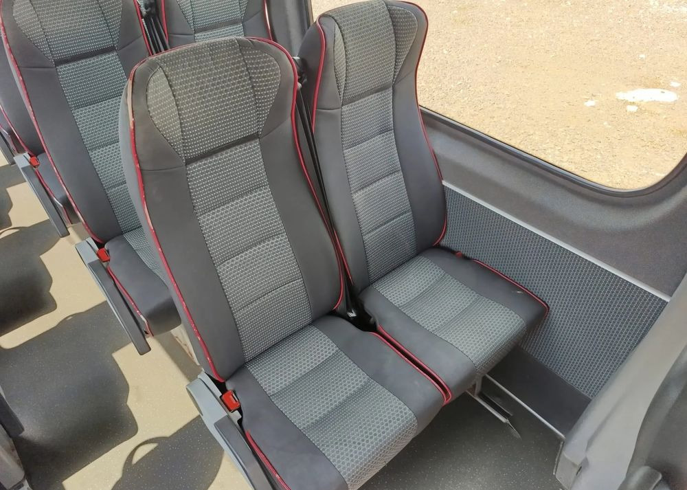 حافلة صغيرة, ميكروباص Volkswagen Crafter: صور 20