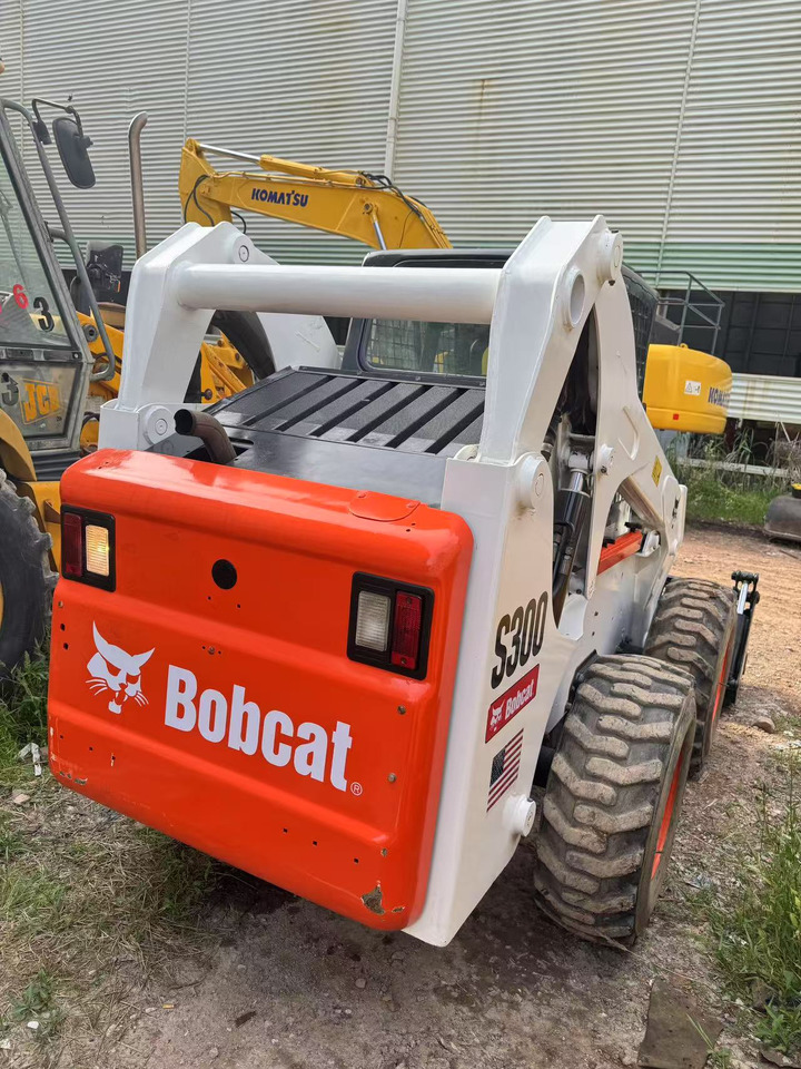 BOBCAT S300 - شيول صغير: صور 2 BOBCAT S300 - شيول صغير: صور 2