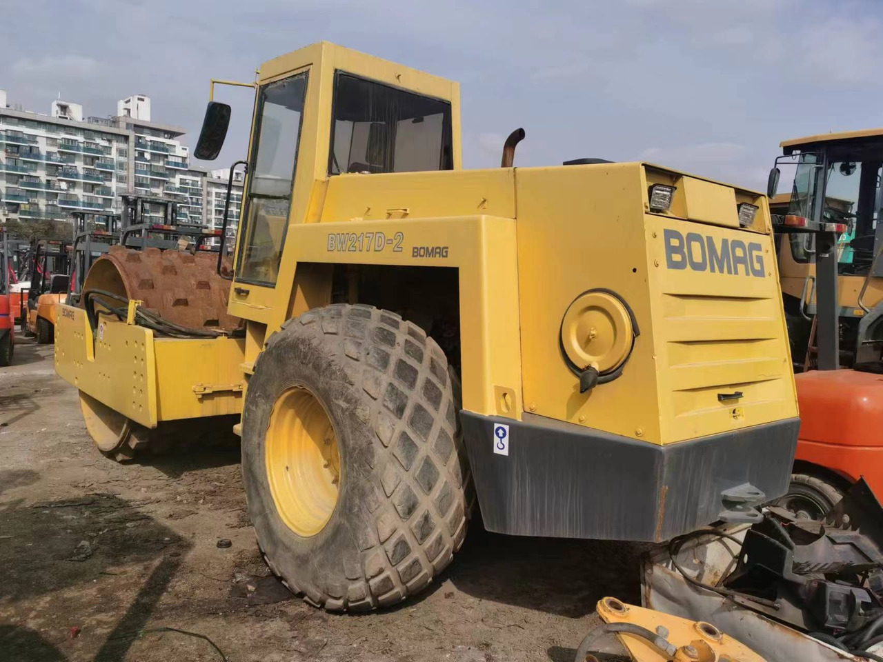 BOMAG BW217D-2 - مدماج: صور 2 BOMAG BW217D-2 - مدماج: صور 2