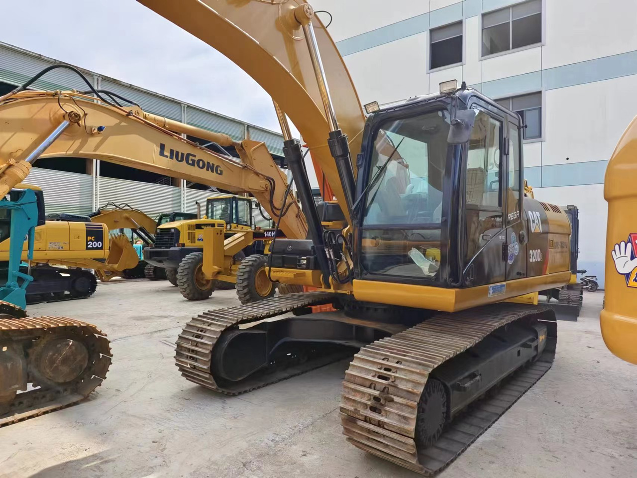 CAT 320D 320D2 320 - حفارات زحافة: صور 2 CAT 320D 320D2 320 - حفارات زحافة: صور 2