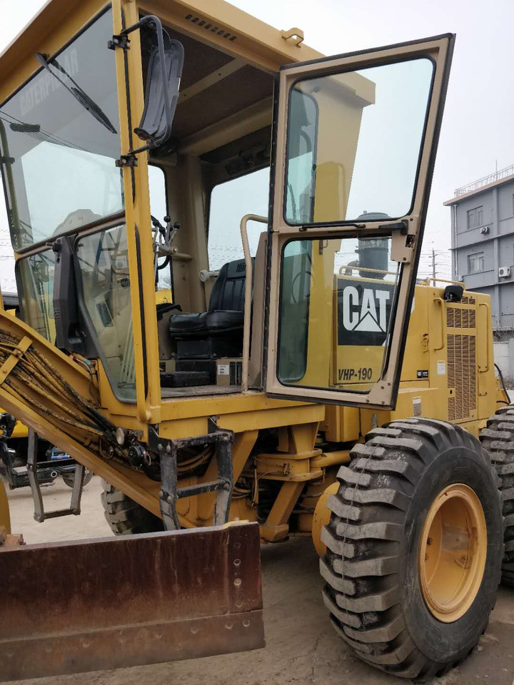 CATERPILLAR 140H - آلة تسوية الأرض: صور 5 CATERPILLAR 140H - آلة تسوية الأرض: صور 5