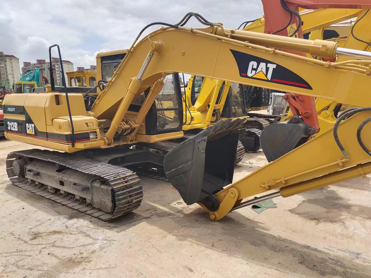 CATERPILLAR 312B - حفارات زحافة: صور 2 CATERPILLAR 312B - حفارات زحافة: صور 2