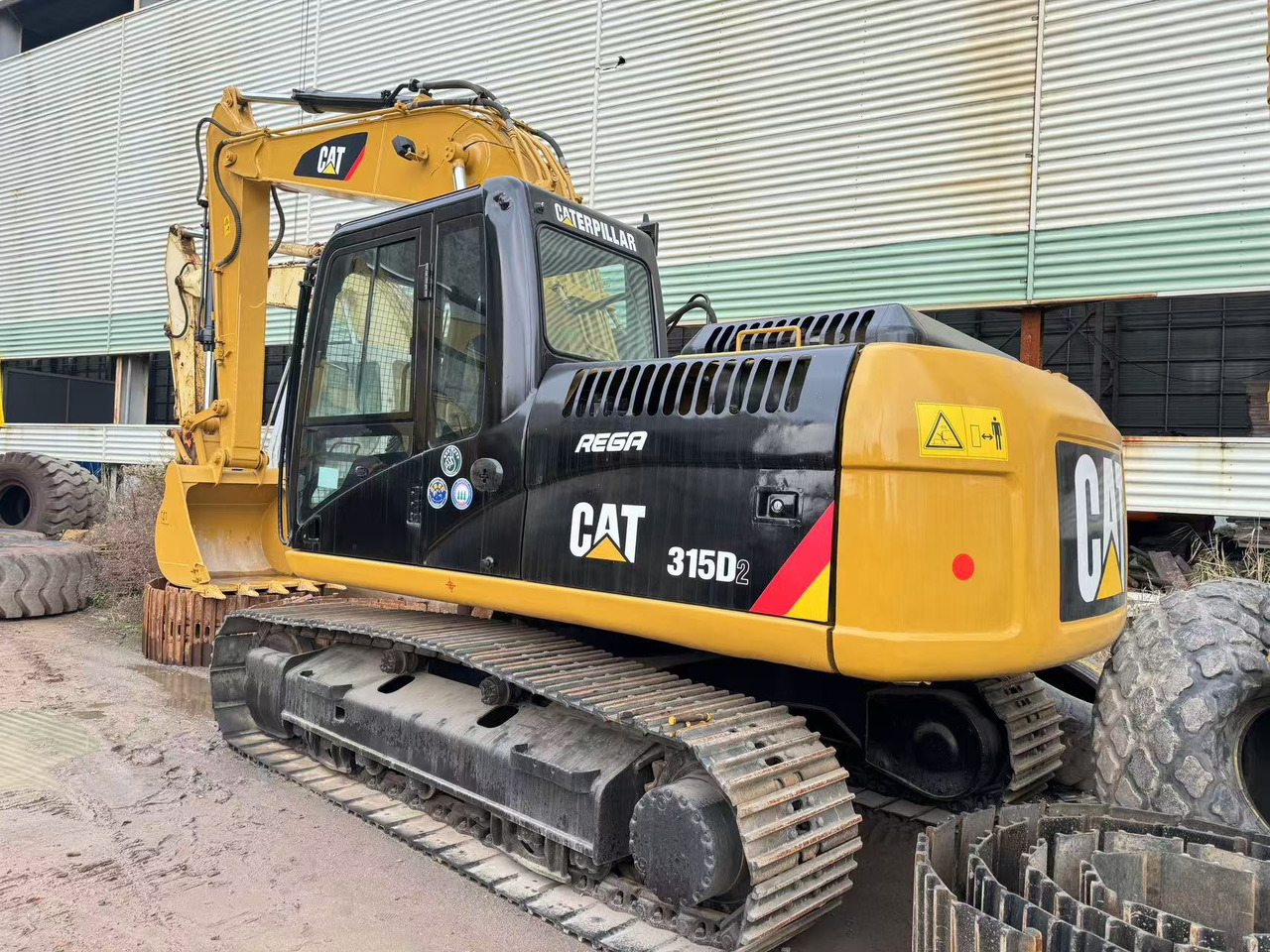 CATERPILLAR 315D2 - حفارات زحافة: صور 4 CATERPILLAR 315D2 - حفارات زحافة: صور 4