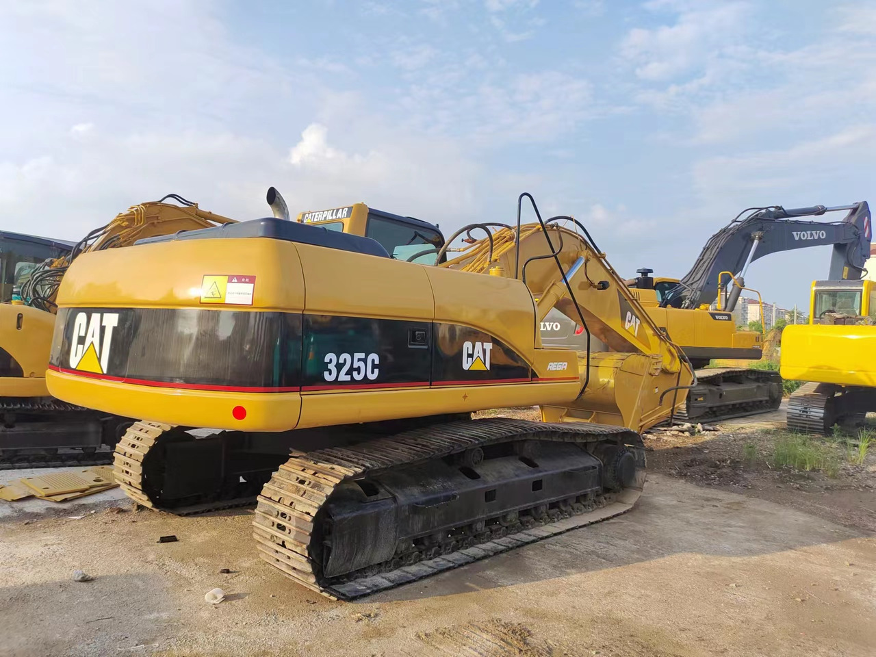 CATERPILLAR 325C - حفارات زحافة: صور 2 CATERPILLAR 325C - حفارات زحافة: صور 2