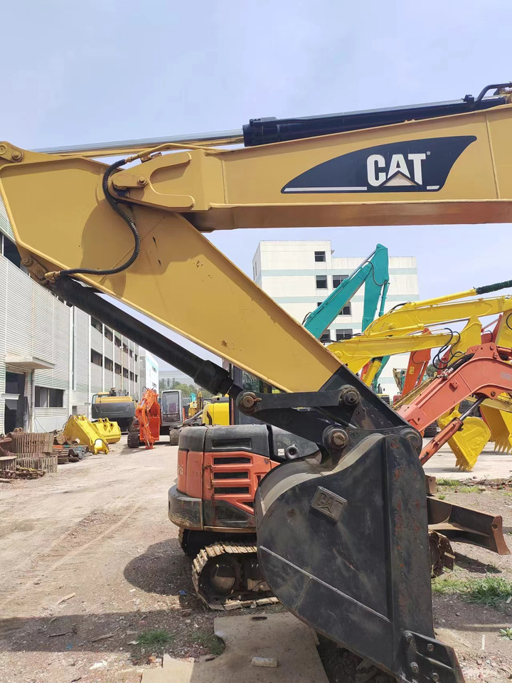 CATERPILLAR 325C - حفارات زحافة: صور 3 CATERPILLAR 325C - حفارات زحافة: صور 3