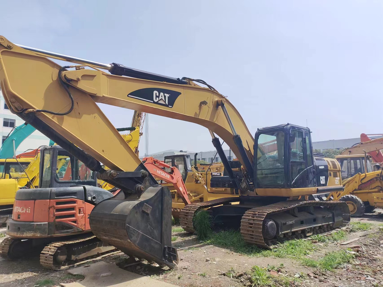 CATERPILLAR 325C - حفارات زحافة: صور 2 CATERPILLAR 325C - حفارات زحافة: صور 2