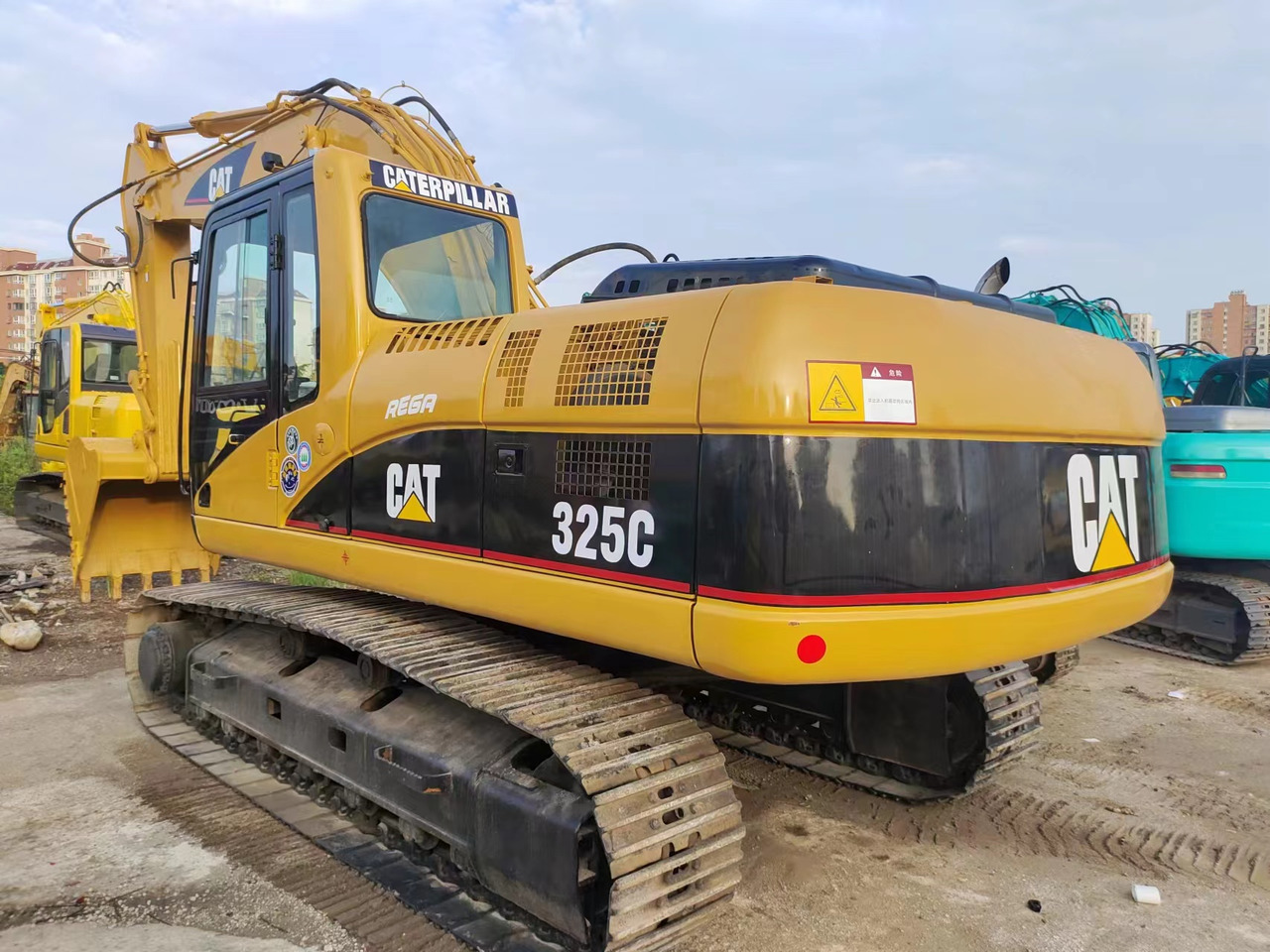 CATERPILLAR 325C - حفارات زحافة: صور 1 CATERPILLAR 325C - حفارات زحافة: صور 1