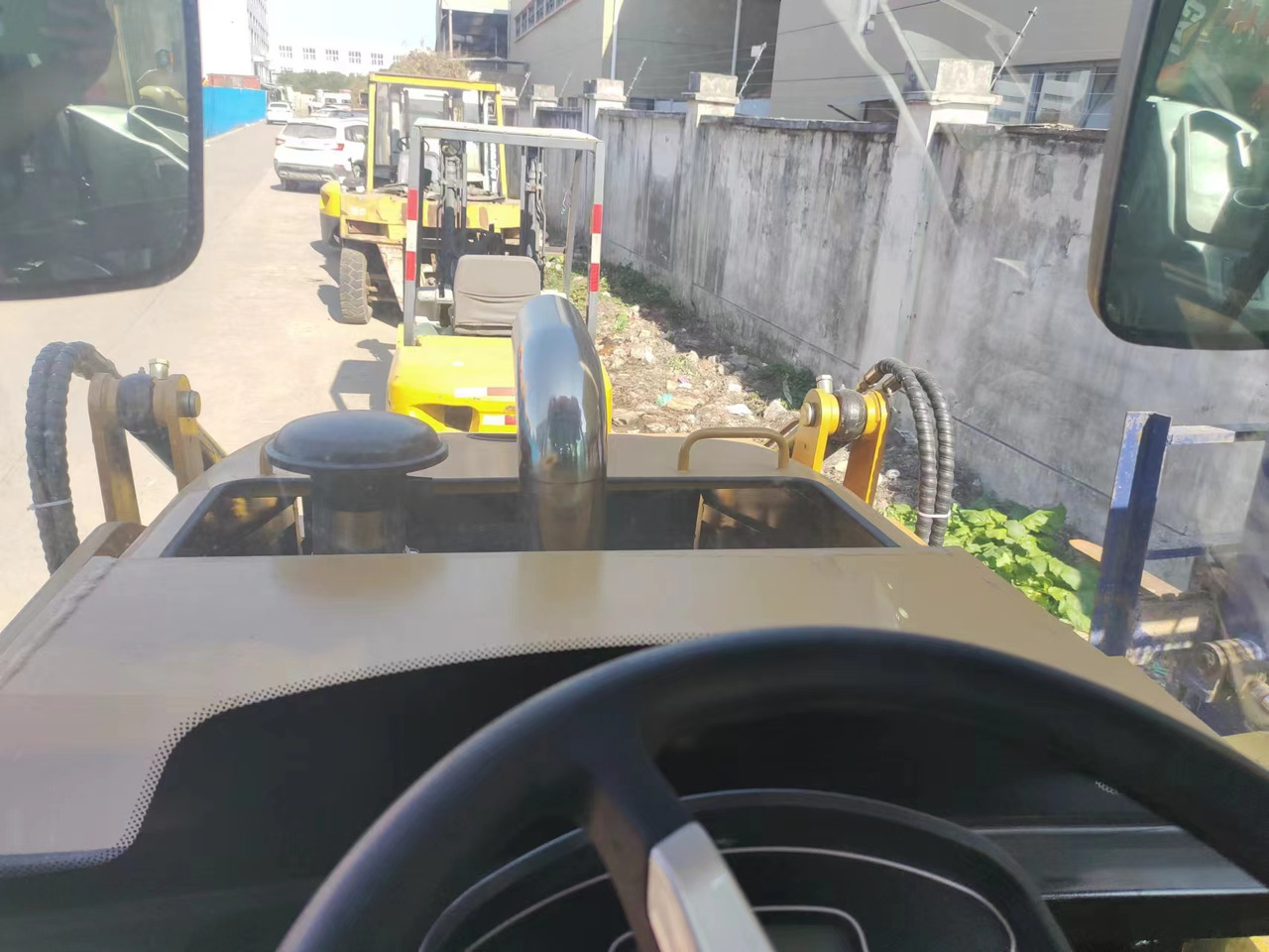 CATERPILLAR 420F - حفار متعدد الاستخدام: صور 5 CATERPILLAR 420F - حفار متعدد الاستخدام: صور 5