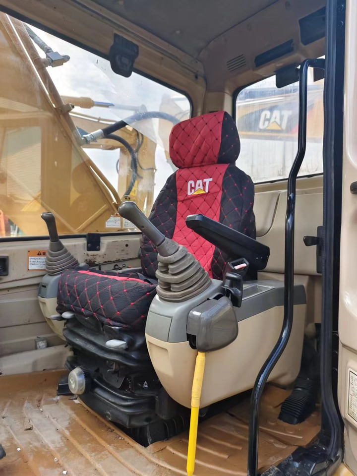 CATERPILLAR CAT 320BL - حفارات زحافة: صور 5 CATERPILLAR CAT 320BL - حفارات زحافة: صور 5