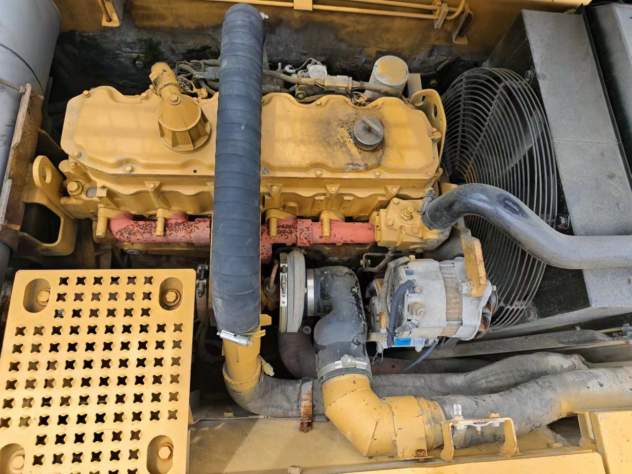 CATERPILLAR CAT 325C - حفارات زحافة: صور 5 CATERPILLAR CAT 325C - حفارات زحافة: صور 5