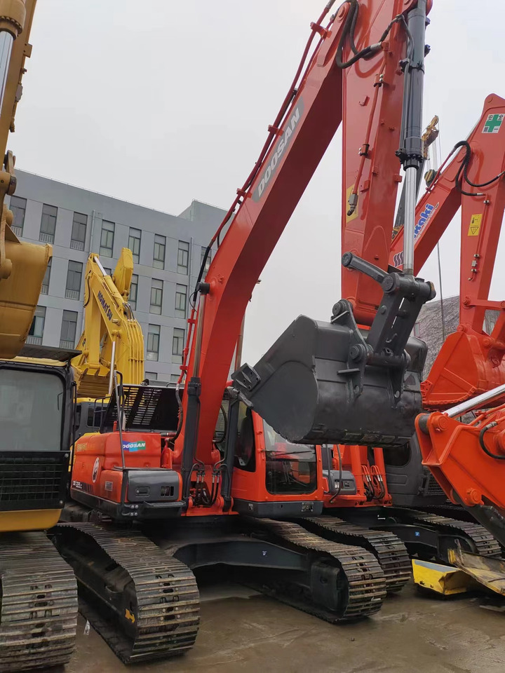 DOOSAN DX225LC - حفارات زحافة: صور 1 DOOSAN DX225LC - حفارات زحافة: صور 1