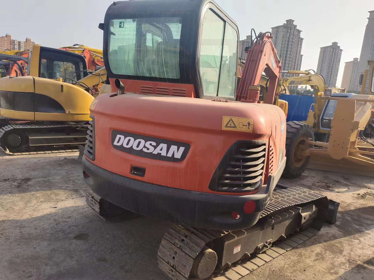 DOOSAN DX60 - حفارة مصغرة: صور 5 DOOSAN DX60 - حفارة مصغرة: صور 5