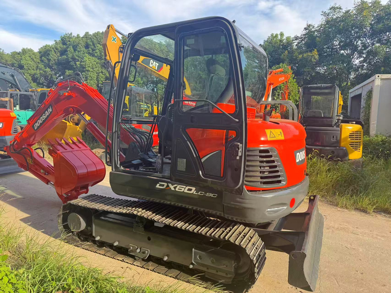 DOOSAN DX60 - حفارة مصغرة: صور 2 DOOSAN DX60 - حفارة مصغرة: صور 2