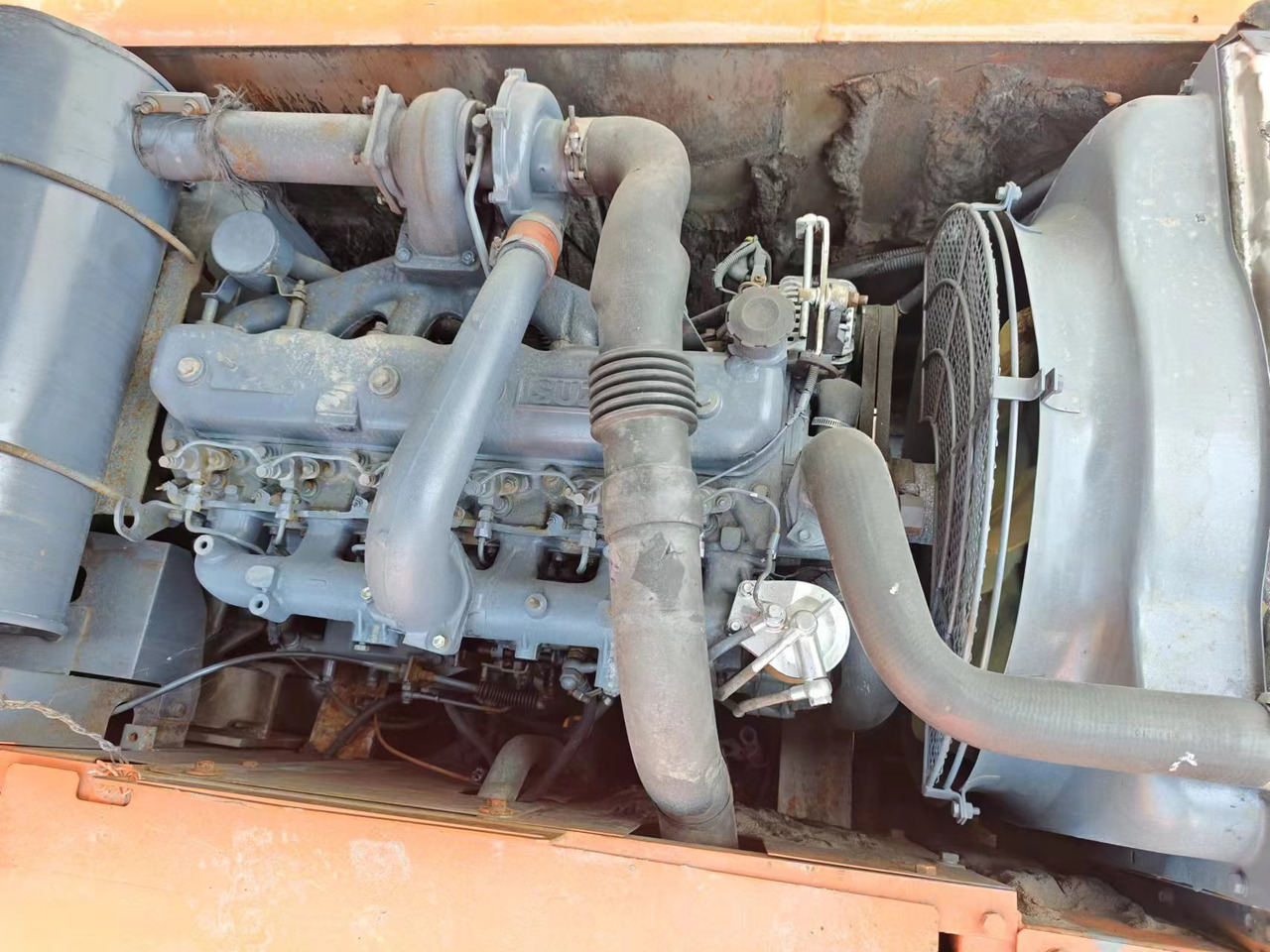 HITACHI EX200-5 - حفارات زحافة: صور 4 HITACHI EX200-5 - حفارات زحافة: صور 4