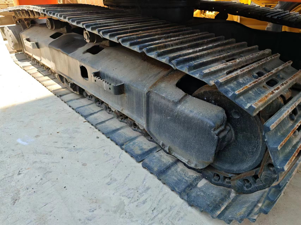 HITACHI EX200-5 - حفارات زحافة: صور 5 HITACHI EX200-5 - حفارات زحافة: صور 5