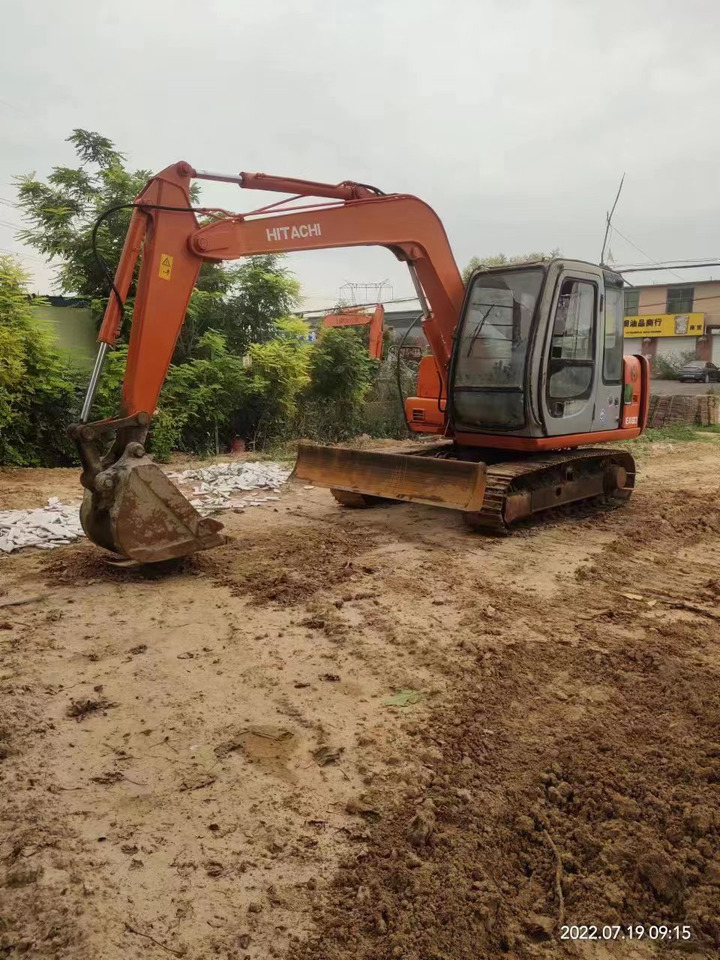 HITACHI EX60-5 - حفارة مصغرة: صور 3 HITACHI EX60-5 - حفارة مصغرة: صور 3