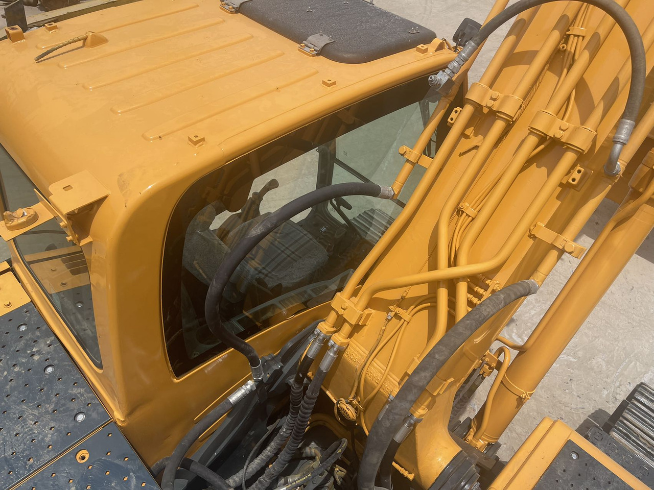 HYUNDAI 220LC-9S - حفارات زحافة: صور 5 HYUNDAI 220LC-9S - حفارات زحافة: صور 5