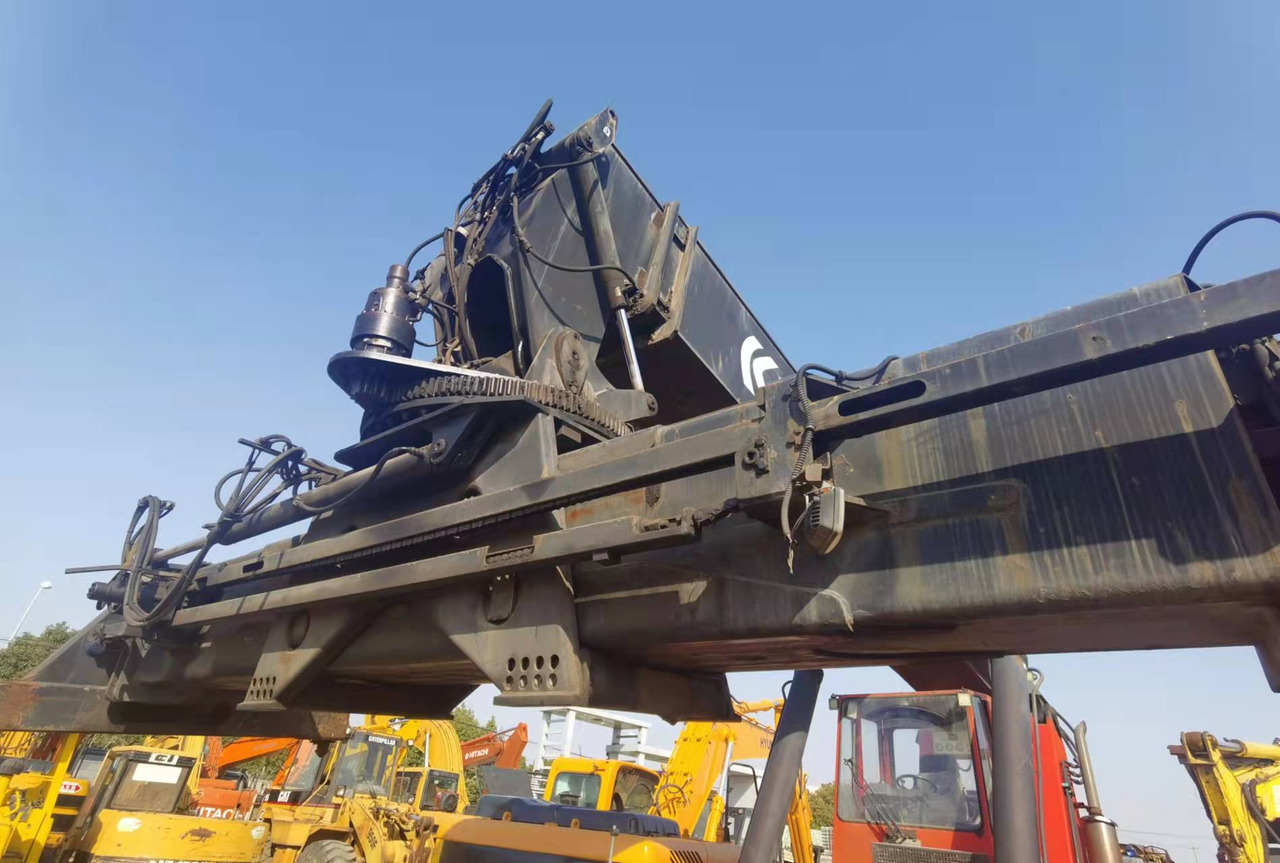 KALMAR DRF450 - رافعات حاويات: صور 4 KALMAR DRF450 - رافعات حاويات: صور 4