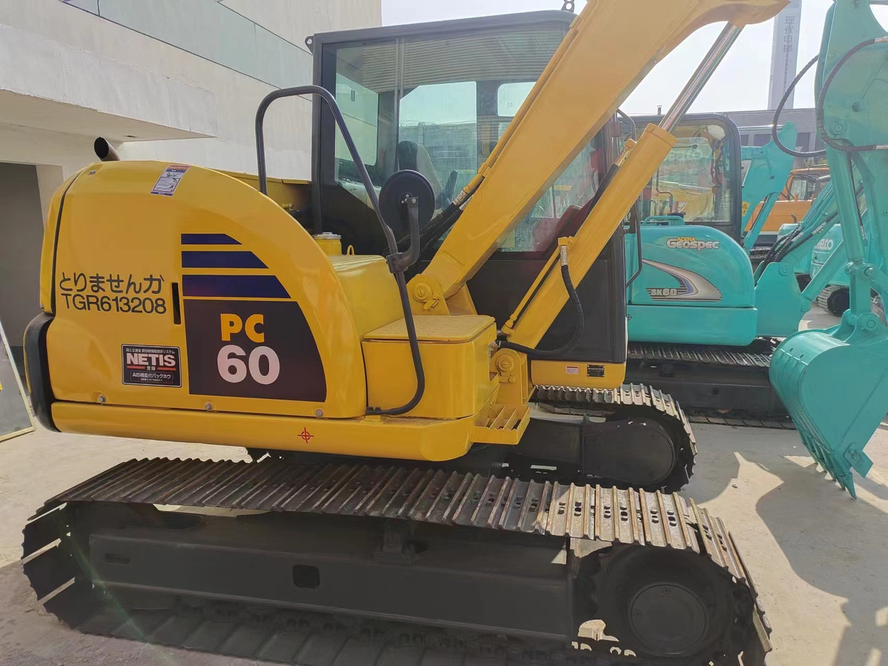 KOBELCO PC60 PC60-8 - حفارة مصغرة: صور 3 KOBELCO PC60 PC60-8 - حفارة مصغرة: صور 3